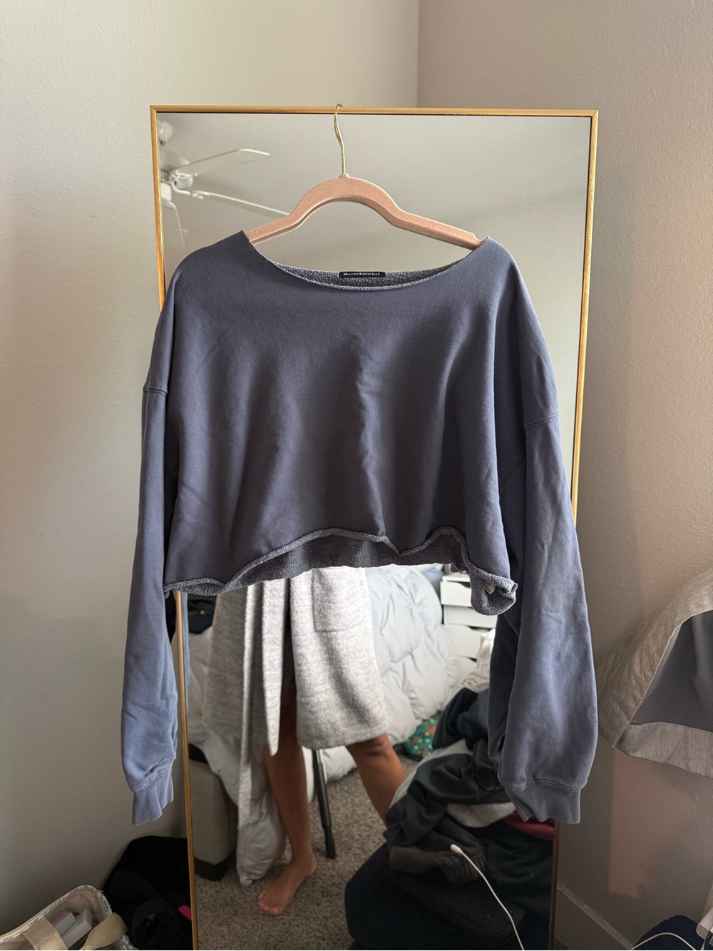 Brandy Melville Cropped Sweatshirt